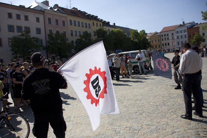 Delnicka_strana_a_Antifa_75.jpg