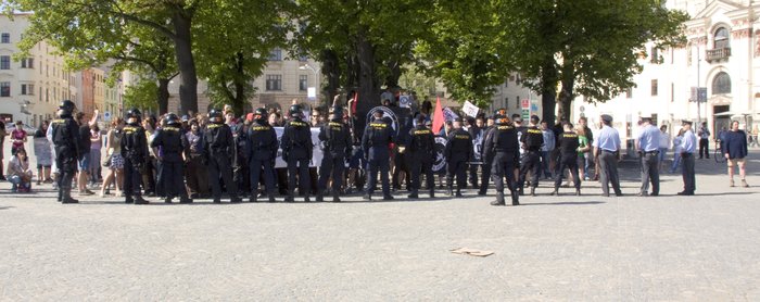 Delnicka_strana_a_Antifa_81.jpg